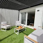 Casa Mallen, Con Amplia Terraza, En El Barrio De Nervion