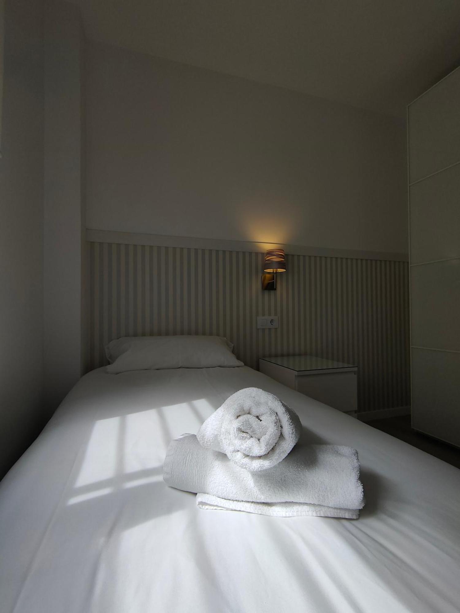 Casa Mallen, Con Amplia Terraza, En El Barrio De Nervion Appartement
