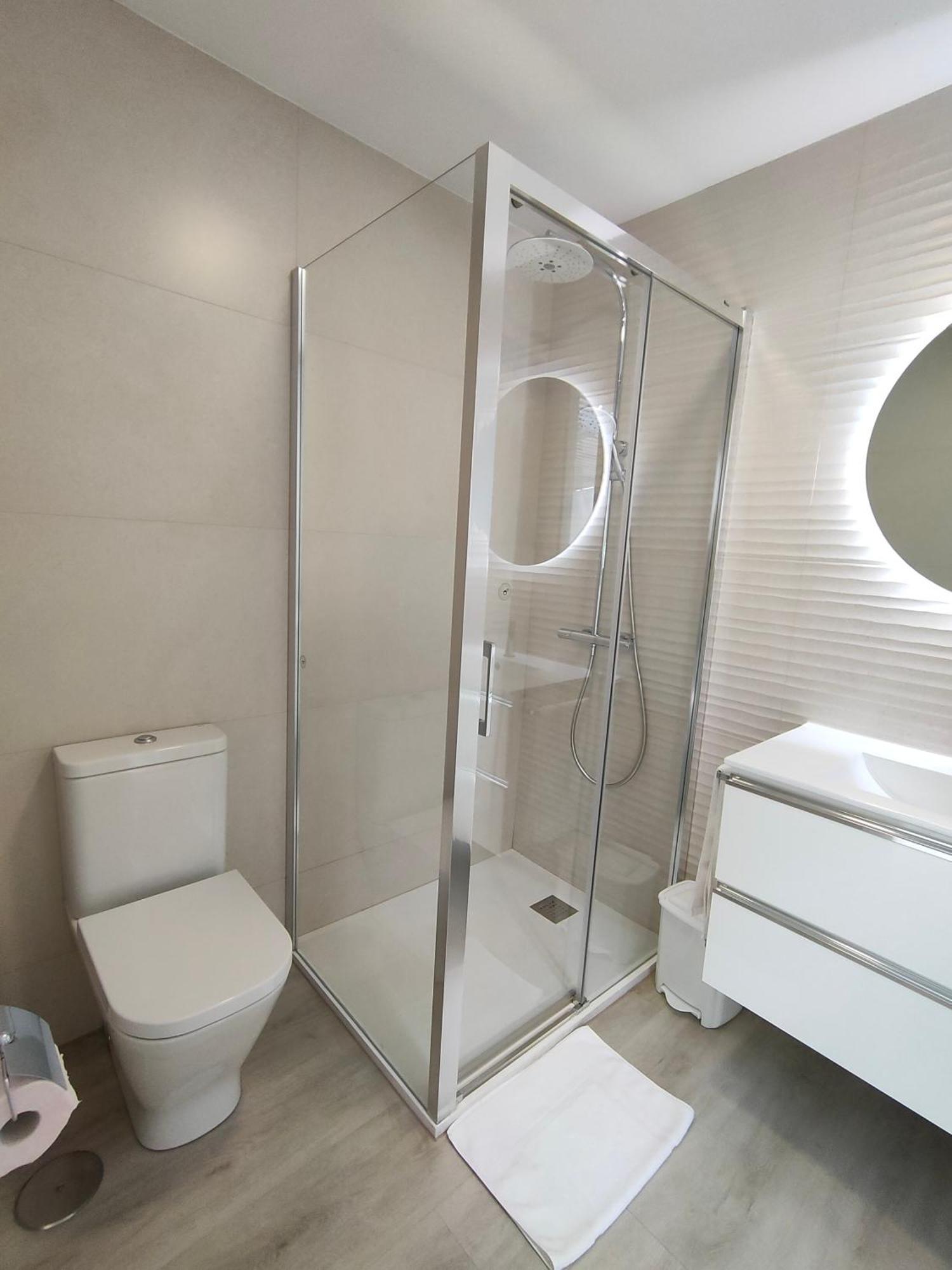 Appartement Casa Mallen, Con Amplia Terraza, En El Barrio De Nervion *