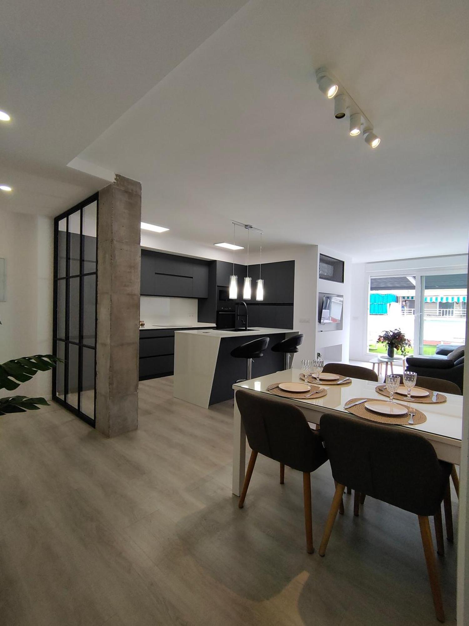 Casa Mallen, Con Amplia Terraza, En El Barrio De Nervion Appartement
